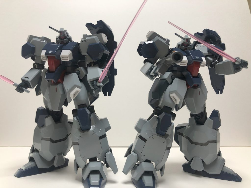 最後は抜刀で!!!!ありがとうございました!この期間中はゲルググもやりつつこの二機もやっていたのでえらいことになっていましたがやっと完成してホッとしています…人生で初めて調色もやってみましたが結局は勘でしたww説明書なんてアテにならんのです!とにかくデカい機体で存在感バツグン!手持ちのガンプラの中で一番巨大w次はなにをやろうかな~と思いつつすでにふたつ制作進行中です!乞うご期待