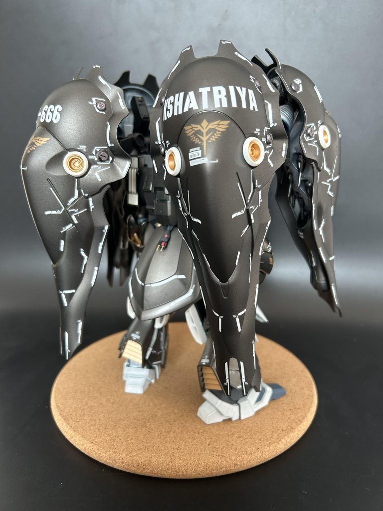 背面。電飾のコードが見えるのはご愛嬌(笑)