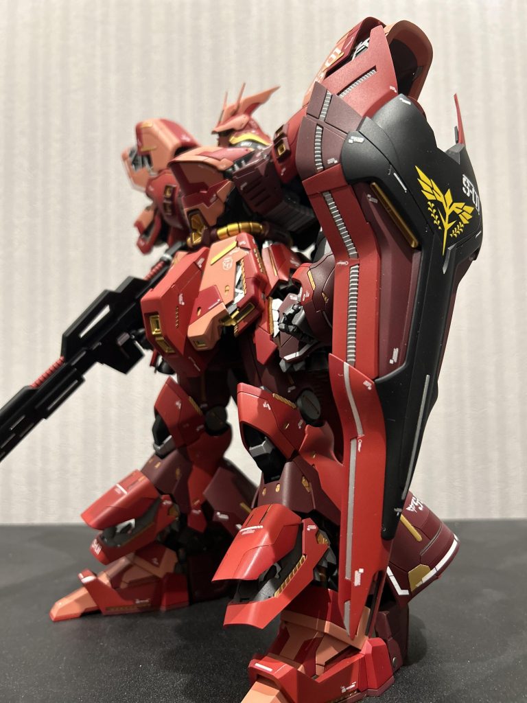 ウワサ通りの呆れた物量密度感、重量感のお化け