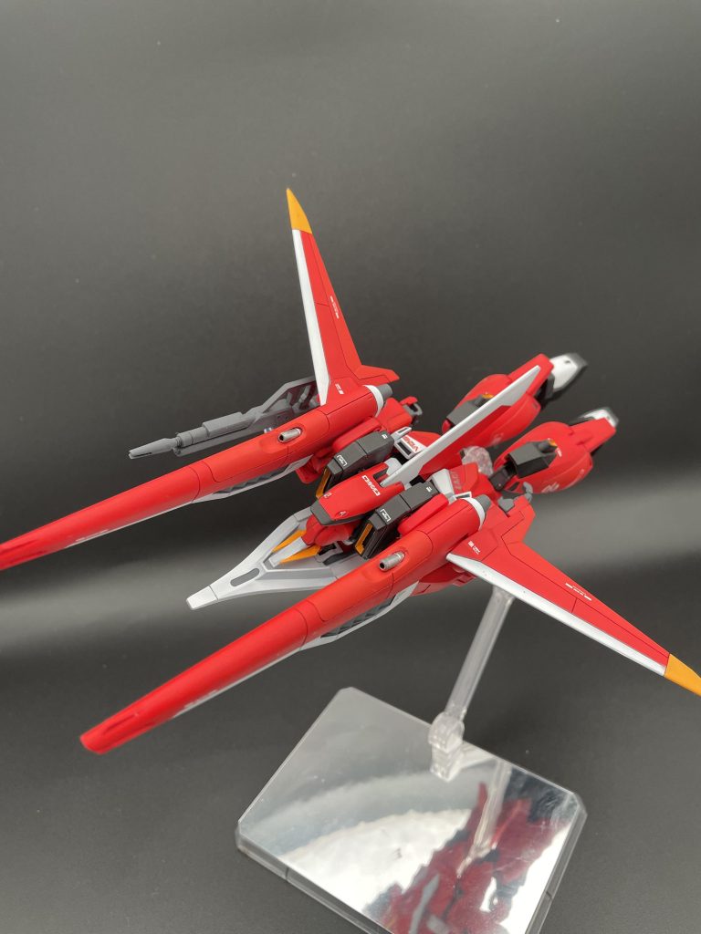 変形機構も再現！頭部のアンテナも折り畳み状態を再現してます。