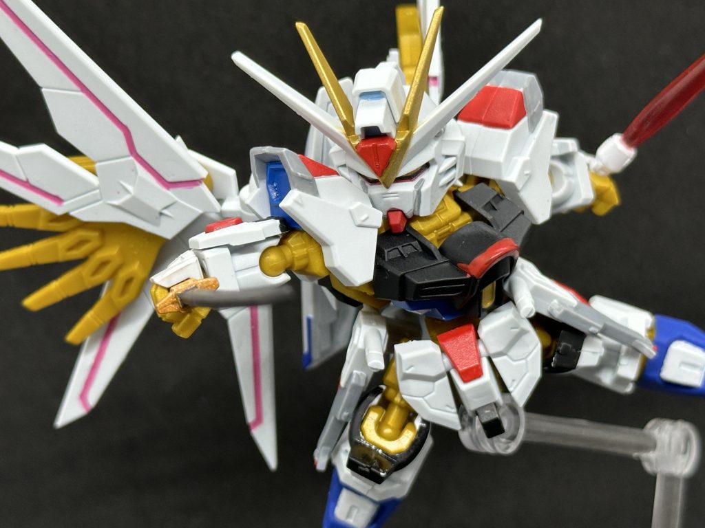 アンサンブルのライフリ用武器にアンビデグストラスハルバードがあるから酷評してたジャスティスも欲しくなってくるじゃないかまあ高いのは高いので値崩れ待ちつつゆっくり作ってくつもり勢いで半額近くになってたアストレアセットやGN-Xも買っちゃったし…