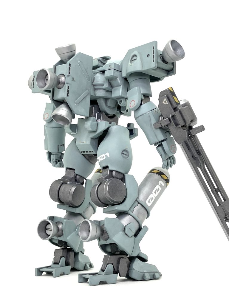 余談ですが手の色を本体色にするか関節色にするか迷いました。機動歩兵なら本体色！って判断。あ、ザクもそうか。