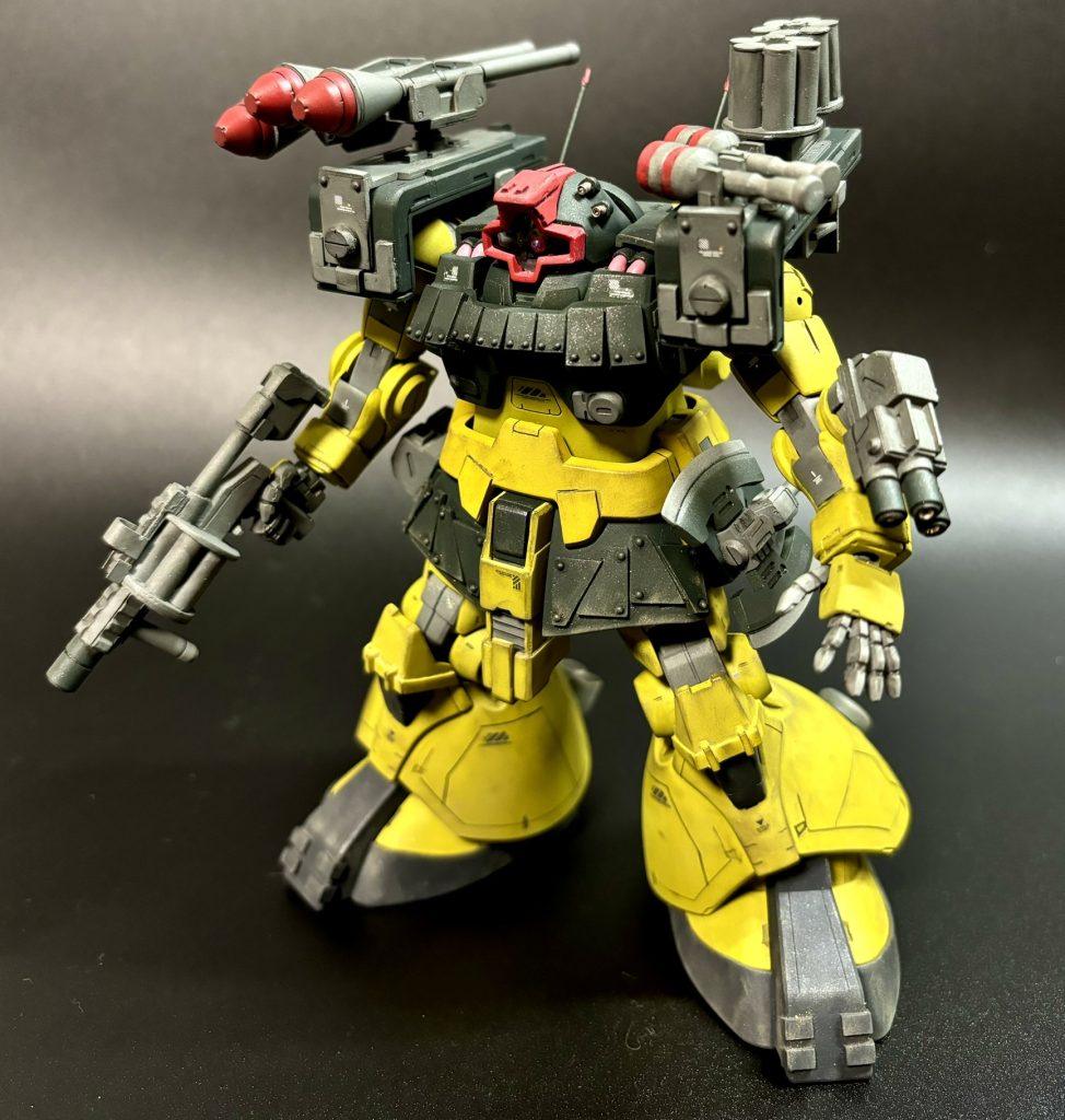 照明の当て方が下手で、実際よりもカラーリングが派手に見えます。