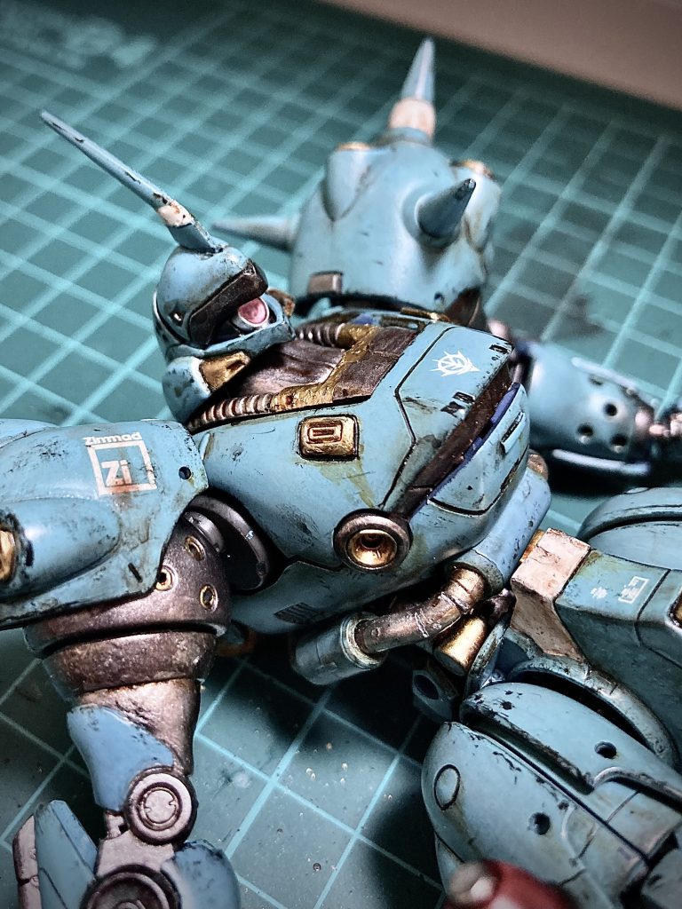 モノアイは100均のネイルパーツで自作。少し大きいけど💦