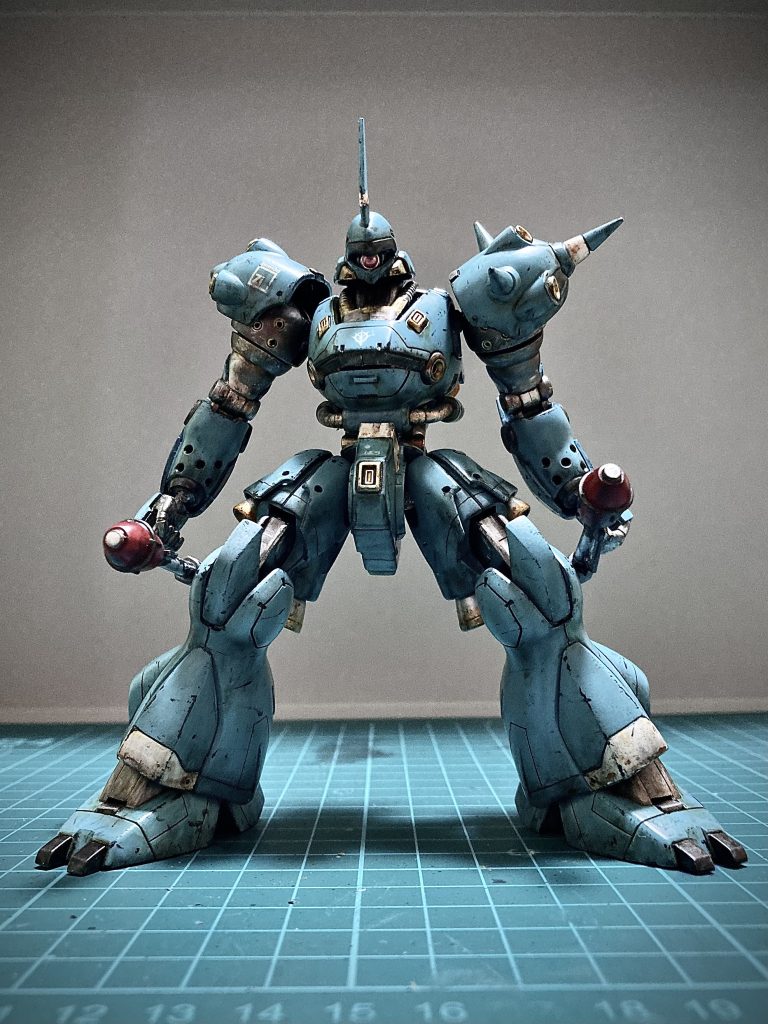 大きな改造は肩を内側と下に移動、足のスネを面出し。