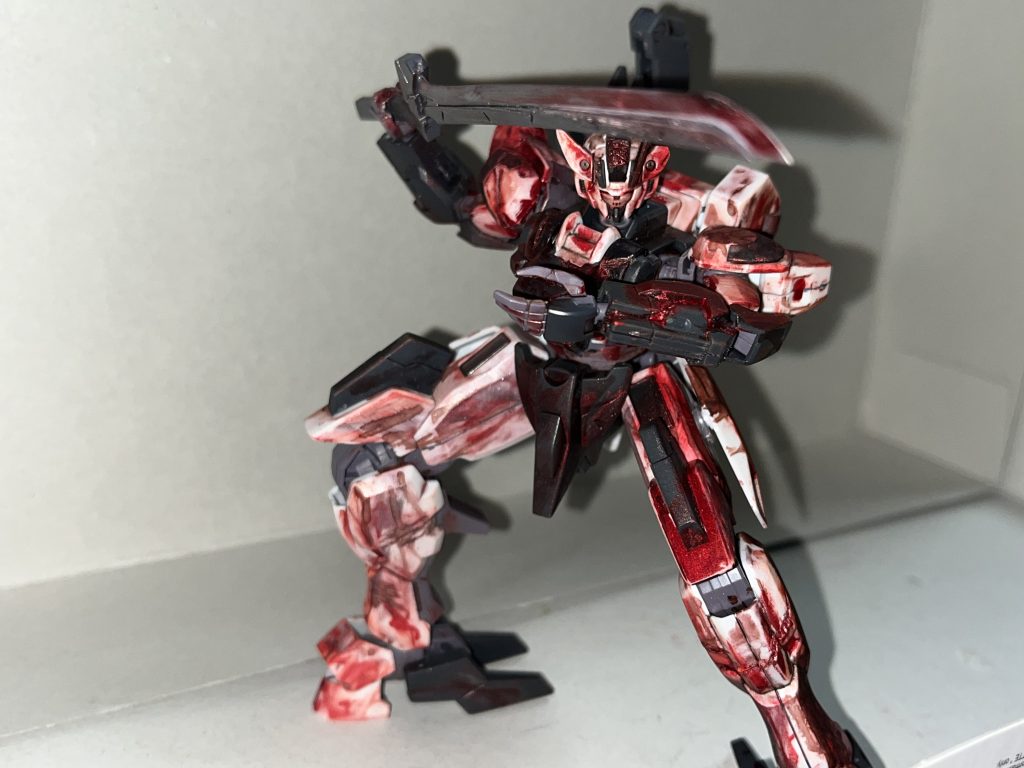 多機能に変形できる武器ってカッコイイですね!もう一度買えたら、今度は鉄血系に持たせるのもいいですね!