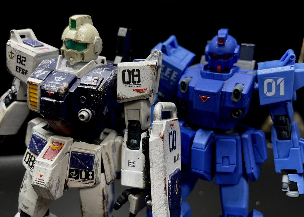 陸戦ガンダムと比較すると、似ているけどもショルダーが大きく、ボディも若干大きい。でも、バックパックや腰回りはコンパクトになりマッシブな感じを受けました。やっぱ青い機体はいいなぁと、作成してすぐにブルーデスティニー1号機を買ってしまったけど、メタリックカラーだから!違うものだからOK!と言い聞かせて買いました。