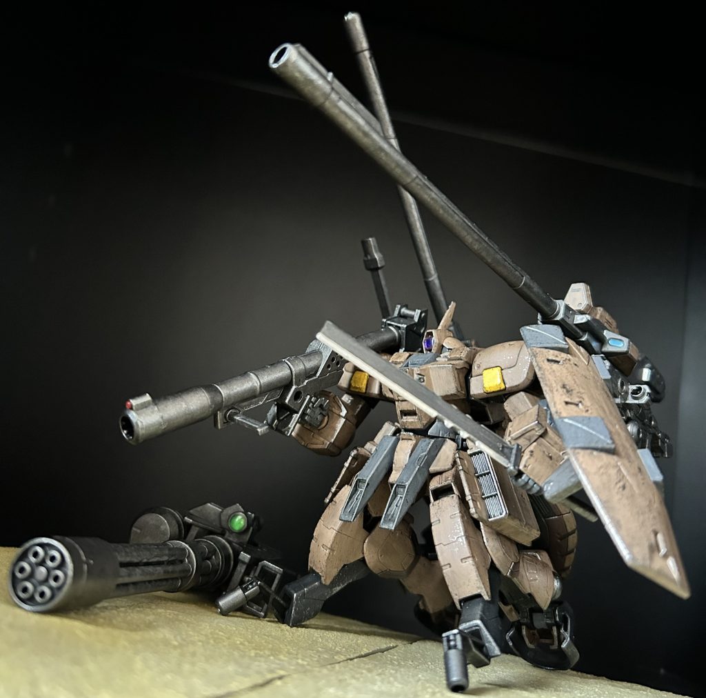 無理がある気がしますがトラゴスに見えるでしょうか？gundam-kao5)と言うかトラゴスをご存知でしょうか？それにしてもホバー形態でキャノンなんか撃ったら自分が吹っ飛ぶような…