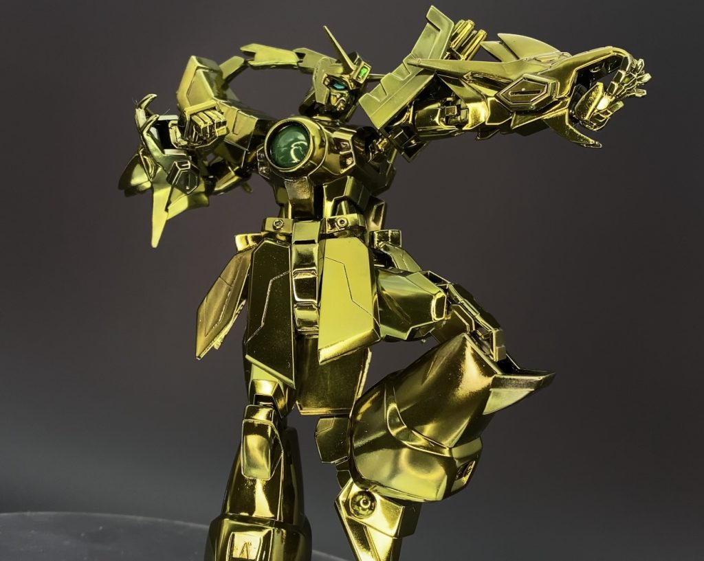 全身の関節が置き換えられているので、可動には困りません。特に前腕にロール軸があるので、ドラゴンクローの向きを変えることができます。