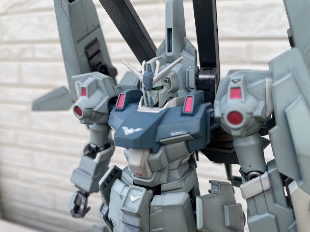 お顔の塗装ミスってます。