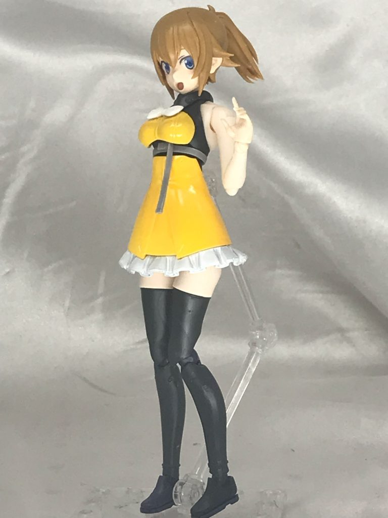 私服フミナ。黄色が似合います。最近バンダイの美プラはいろいろ共通規格なので、こういった作品を超えたミキシングも可能です。もうこれガンプラなのか迷いますね。そもそもあばたーふみなもかなりギリギリのラインだとは思います。