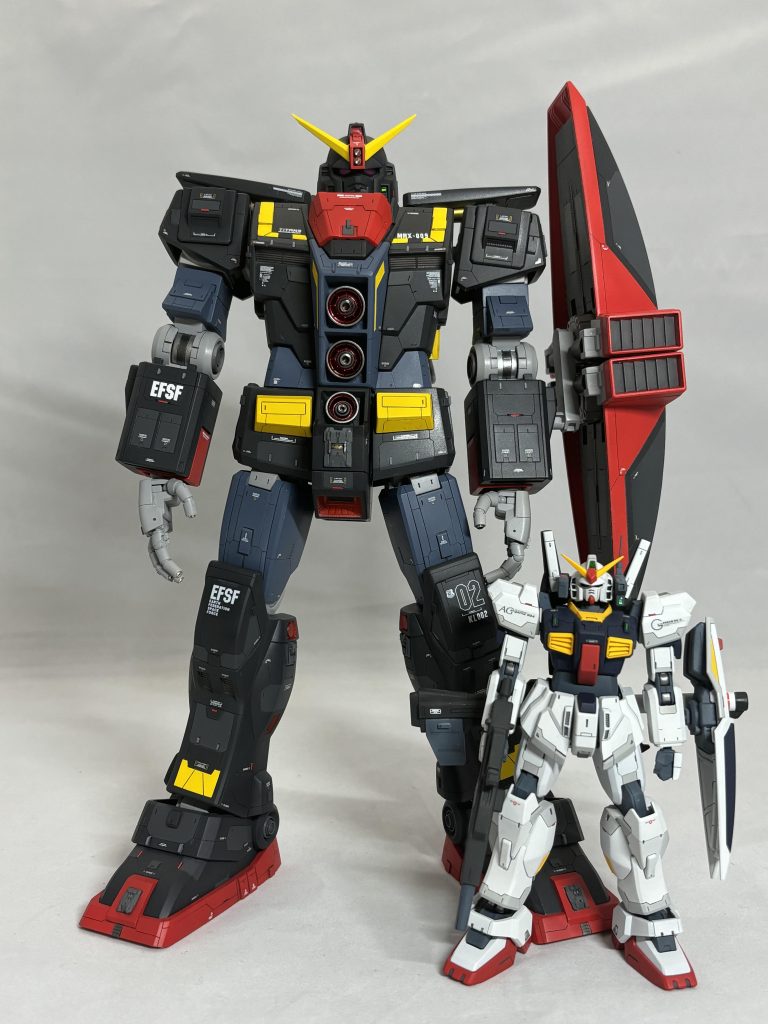 手持ちのガンダムマーク2との比較。デカすぎる🤣