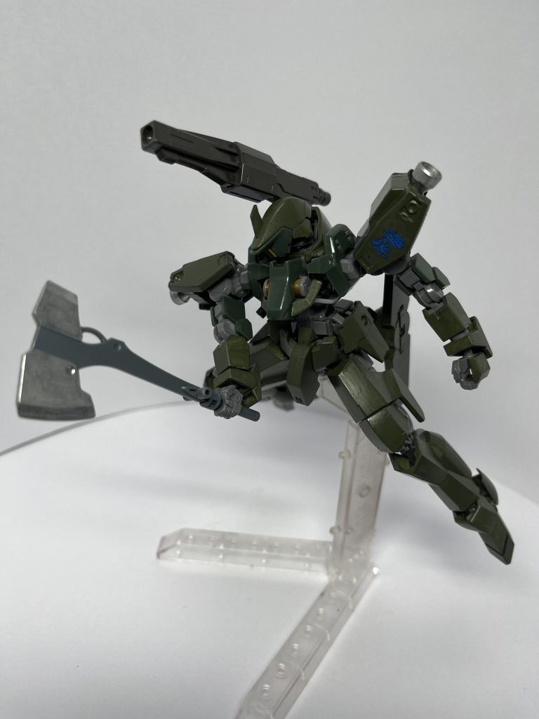 デカールも肩のギャラルホルンマークをワンポイントのみオルフェンズの中だとグレイズは元々が高性能みたいですね!