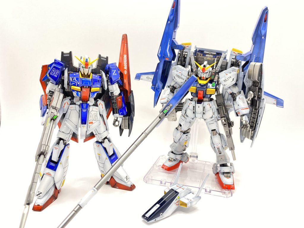 改修箇所無し、基本工作、スジボリ、表面処理、黒サフ、ホワイトのグラデーション、クリスタルカラーでパールコート、墨入れ、デカール、光沢トップコートホワイト部以外はいつものキャンディグラデーション、関節部と武装はスターブライトアイアンかジュラルミンだったかと思います