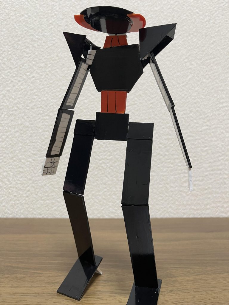 100均でプラ板を見かけた時に、フラットをどこまで薄くて自立出来るのを作れるかなと思い挑戦。基本1.0厚を0.5厚で挟むようにしてますので2.0厚になってます。1.0厚のところにアルミ配線を通して自立できるようにしてます。