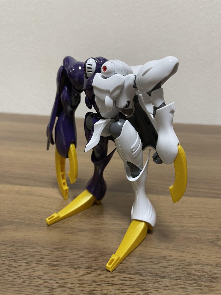 初めて見た時からこの異形感ガンガンのスタイルに魅入られていて、キットを見かけたら購入を検討してましたが中古ショップでも高めの価格だったため今までスルーしてました。しかし、比較的安めで入手出来ましたので早速パチ組みした次第です。