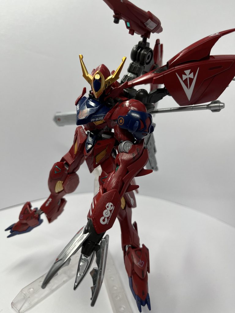 ライド『右がほとんど持ってかれたのか…ロロア『咄嗟に直撃を避けたか。やるな。唯『投降しろ。(交戦及び対弾データも取れたし、逮捕協力で無罪だってことも早く本部から連絡を…それにあの損傷だし。