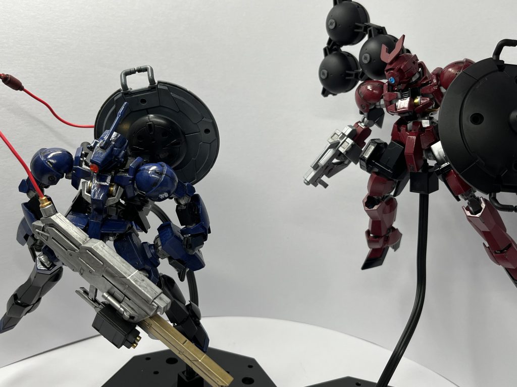 メリクリウス&ヴァイエイト唯『随分遅い到着だな?サーカスでも見ていたのか?(良かったーディフェンサーのエネルギーが保って!ロロアの馬鹿バカ!ロロア『そうだな、火の輪くぐりの芸に飽きたライオンを借りてきたんだ。期待以上のライオンだっただろう?唯『任務、完了…いやこの反応はまだか。(あれ喰らって立ってるの⁉︎嫌ぁぁぁっ(´;ω;`)