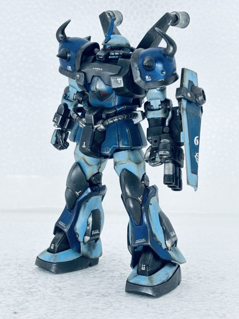 ガトリングガン、バズーカー弾切れ後、近接格闘状態。