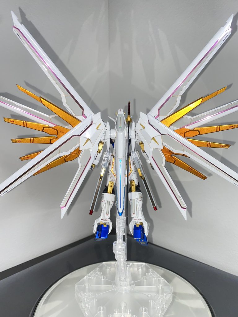 こうしてみると、デカールが極端に少ないのでなんだか寂しい。