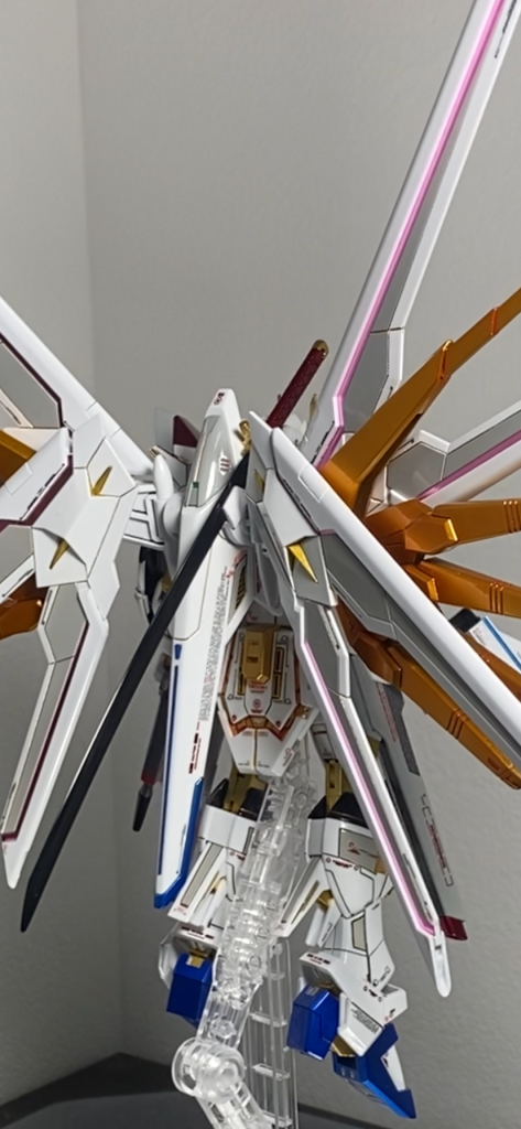 フツノミタマの刀身は、元の質感が最高だったので、切り出してガラスコーティングしただけです。