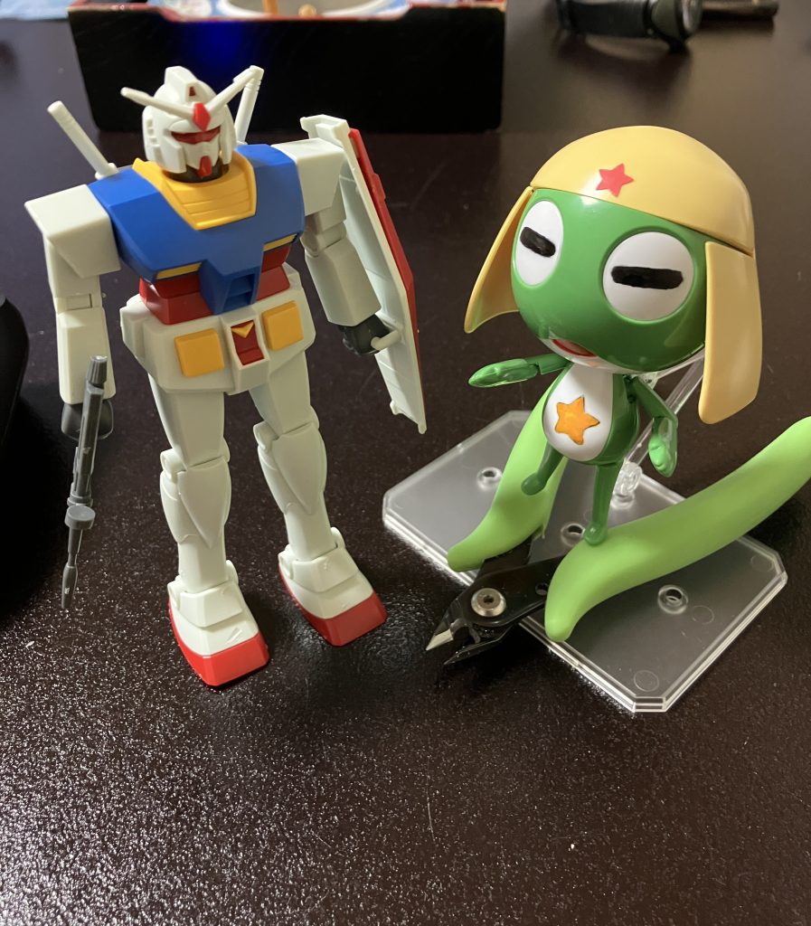 今回の遠征はふた回り近い歳上のモデラー仲間達との旅行で来たので、仲間の為にベストメカコレクション リバイブ版おっちゃんを宿で速攻組み上げて見せました。40年以上前の初期版のを当時実際に作っていた彼らだけに、最新技術で色分けされてたり関節の造りが変わったりなど感慨深いとのことでしたw