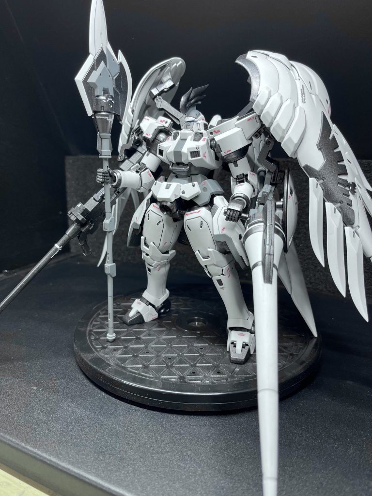 なので、シックなモノトーン調で塗装した次第です✨差し色はデカールに任せました💡