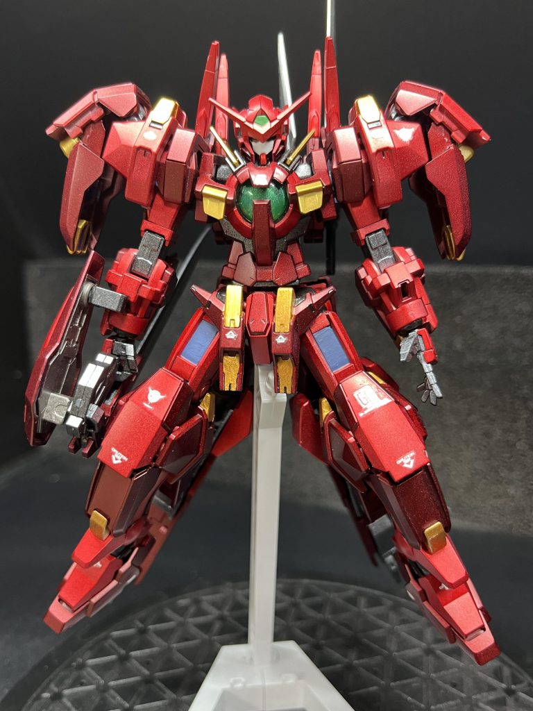 GNシールドをファンネルぽく装備したいとかGNキャノンを肩に装備したいとか黒いゴーグルが装備したいとか。。欲求は尽きないですね🤣