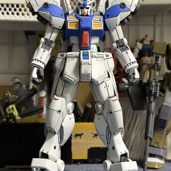 RE/100 RX-78GP04Gガーベラ。やっと全体の組み立てを完了しました。あとはマーキングで、修正したいところがあれば修正です。いやぁ、ちんたらちんたら組み立てていたので、時間かかりましたなぁ。まぁ、ワタシ、『モデラー』ではない、単なる『ガンプラ好きなおっさん』なので、こんな程度です。（2枚目）