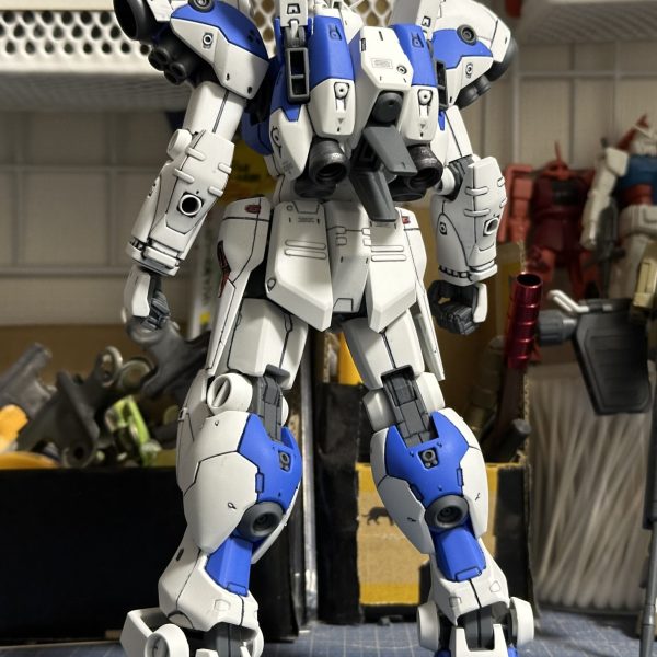 RE/100 RX-78GP04Gガーベラ。やっと全体の組み立てを完了しました。あとはマーキングで、修正したいところがあれば修正です。いやぁ、ちんたらちんたら組み立てていたので、時間かかりましたなぁ。まぁ、ワタシ、『モデラー』ではない、単なる『ガンプラ好きなおっさん』なので、こんな程度です。（5枚目）