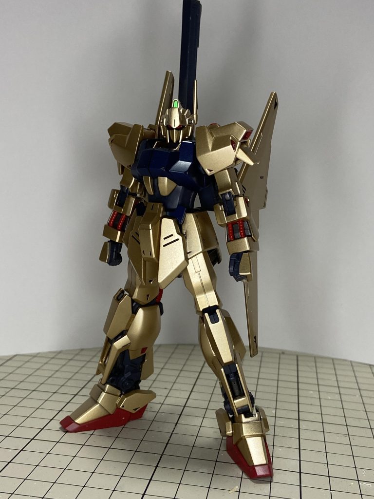 モドキは取り外してノーマルタイプにも出来ます。ガイアのEXゴールドで塗装、箱絵の様に派手さは無く落ち着いたゴールドに仕上げました。