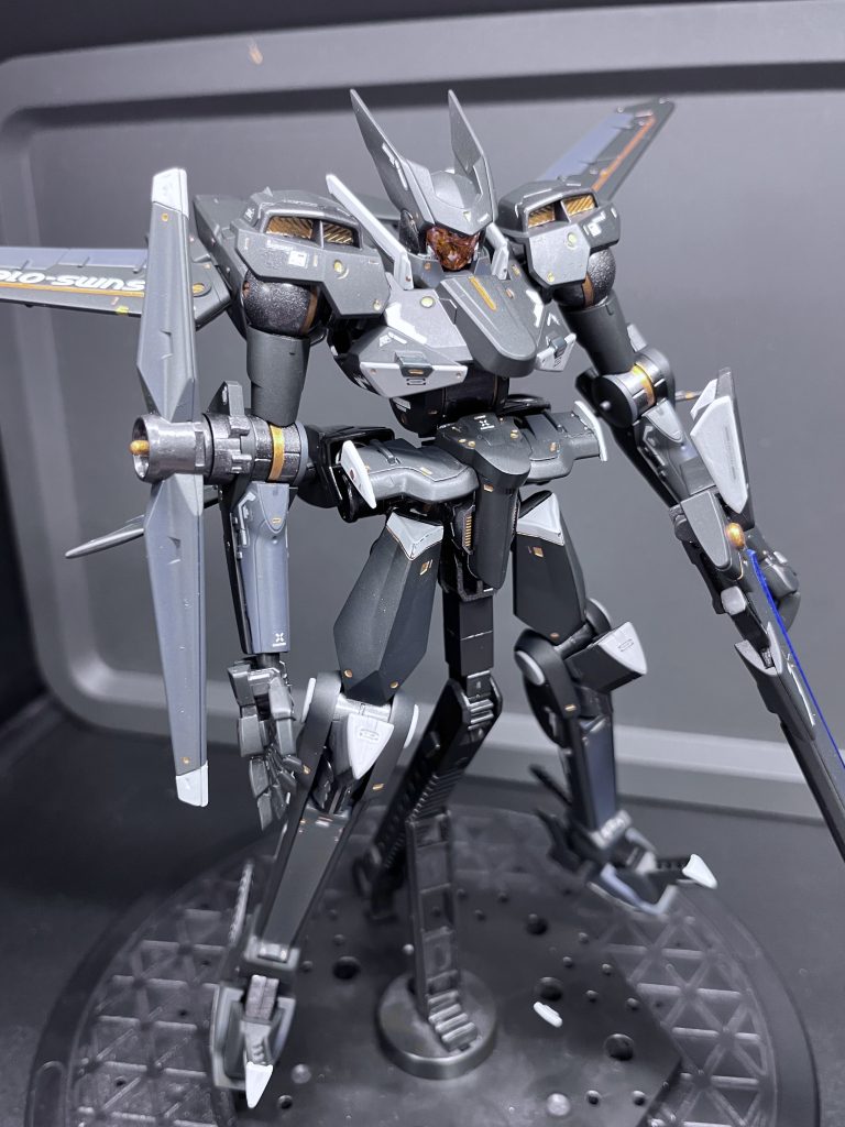 フレーム ガイア:黒サフ→タミヤ:ガンメタル缶スプレー外装濃色 ガイア:黒サフ→ガイア:ジャーマングレー外装淡色 ガイア:黒サフ→クレオス:MSファントムグレー白 シタデル:コラックスホワイト筆塗り金 シタデル:リトリビューターアーマー筆塗りガンメタ タミヤ:エナメルガンメタル筆塗りトップコートなし