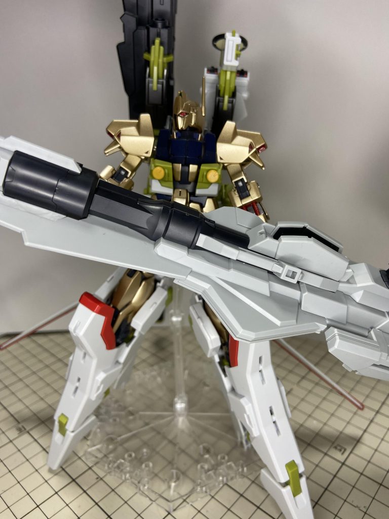 HGアカツキに装備した方なども居られる様なのでゼウスシルエットは意外と色々なガンプラに装備出来る可能性大ですね。ご覧いただき有難う御座いました！次の作品も一生懸命頑張ります！ごきげんよう！