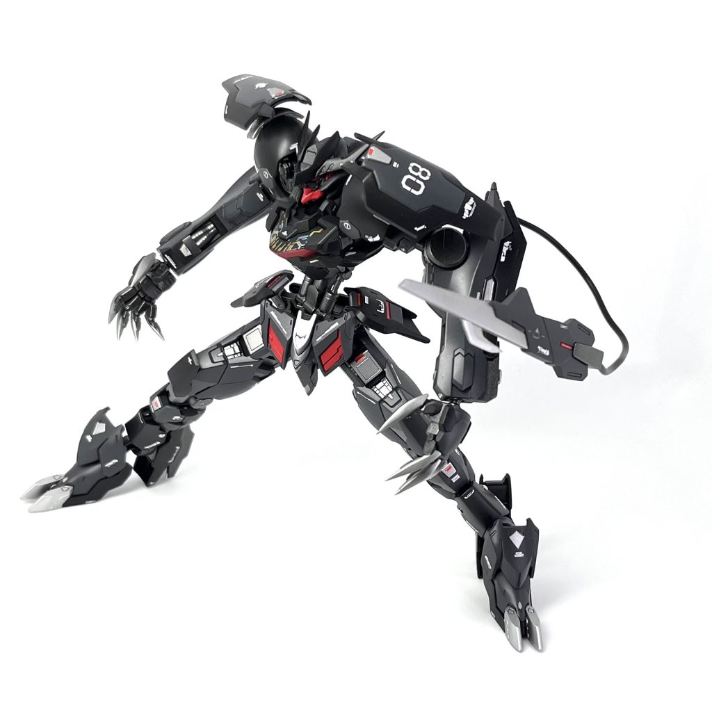 改造点・首、足首 延長・胴部、脚部 キャリバーン移植 ジャンクパーツ使用・爪、バックパック シャープ化・肩部 ジャンクパーツ使用して接続以上です。