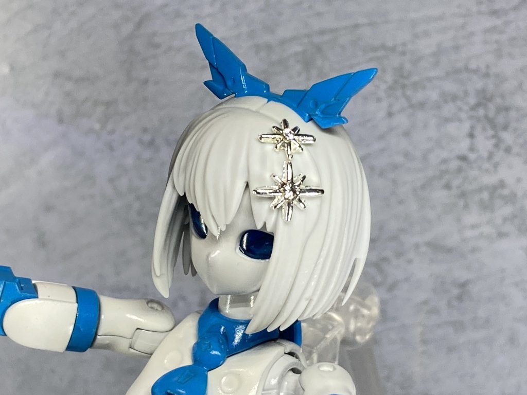 頭部はだいたい30ML系統ですが百均のネイルパーツで可愛く！｡頭のリボンは30MSを使っています｡