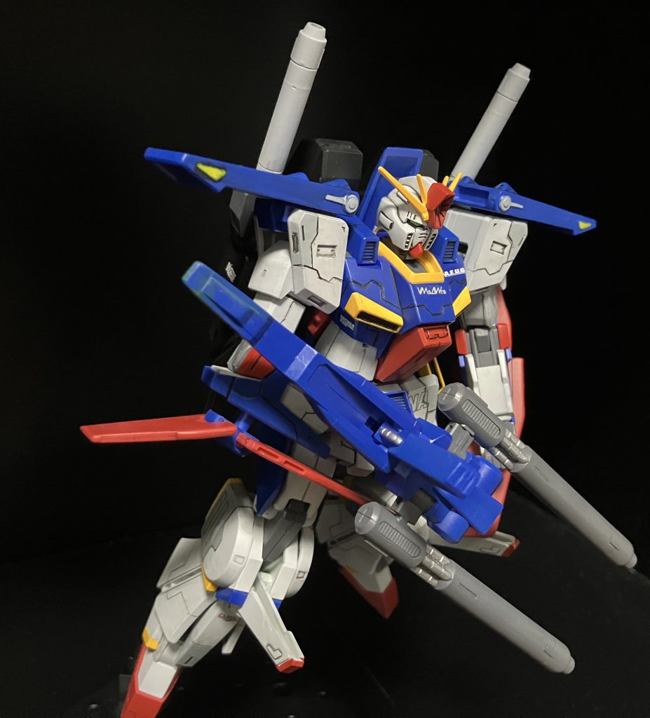 今回も最後につや消しスムースクリアーを吹く予定をしてましたがたまたま白の部分のみつや消しでその他はつやありになっていて、なかなかいい感じだったのでそのままとしました。