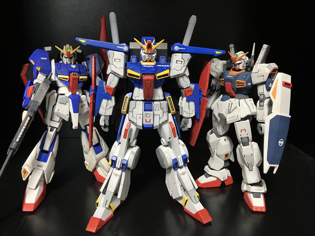 ガンダムチームにて。塗装仕上げメイン　クレオスアクリジョン部分塗装　クレオス水性ホビーカラー、タミヤエナメル 白　グランプリホワイト→つや消しホワイト青　コバルトブルー赤　モンザレッド黄　イエロー→オレンジイエローグレー　グレーバイオレッド部分塗装 クレオス水性ホビー　明灰色2タミヤエナメル　つや消しレッド、レモンイエロー、つや消しブラック、シルバー下地　クレオスアクリジョンベースカラーベースホワイトベースブルーベースレッド 田宮スミ入れ塗料　ブラックトップコート　なし デカールビルドベース　エクスプレッションデカールガンダムデカール　機動戦士zガンダム汎用1今回は粘って購入できましたが次回は買える気がしませんね。まだまだ欲しいガンプラの購入にはストレスを感じる日々のようです。ガンプラはフィギュアと違っていつでもお気軽に買えるのが良いところだったのに全く駄目ですね。ガンプラの品薄状態が解消される事を切に願っています。