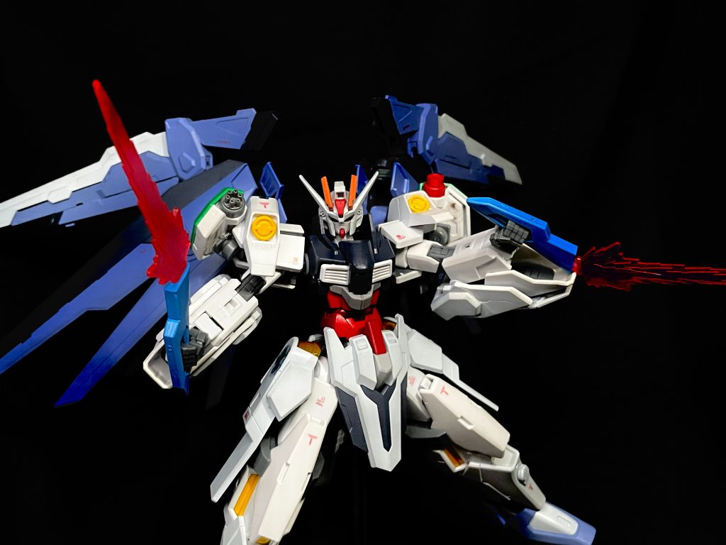 こちらはソードストライクをイメージしてソードインパルスのフラッシュエッジを肩の背面に取り付けました。