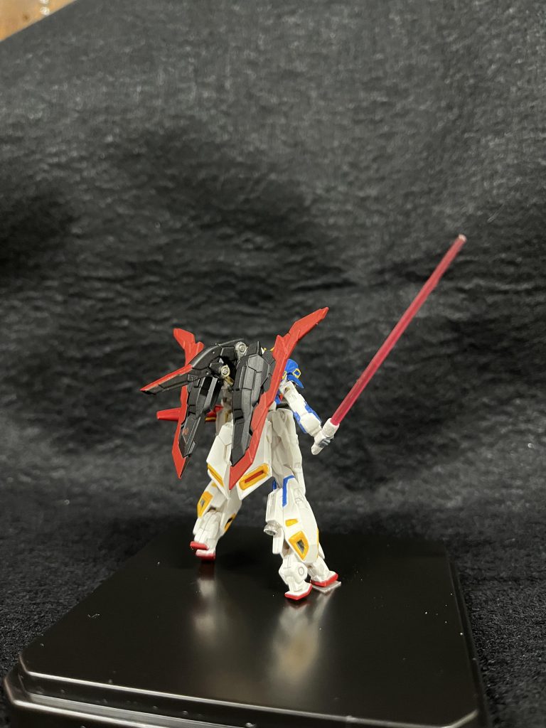 サーベルの土台はゴミになるランナーを切って削り、サーベルは前回作ったジムスパルタンに付属していたものを使いました(gundam-kao2)