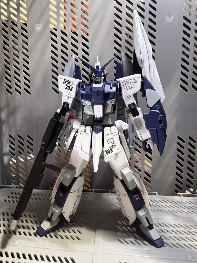 ムラサメ改をどのように塗装するか悩みに悩んだ末に、新しいプロモ？にチラッと出てた白いムラサメ改を見てこれだッッー‼️と、こんな感じかなぁと想像してみたのですが実際のところは青いムラサメ改なようで😓 