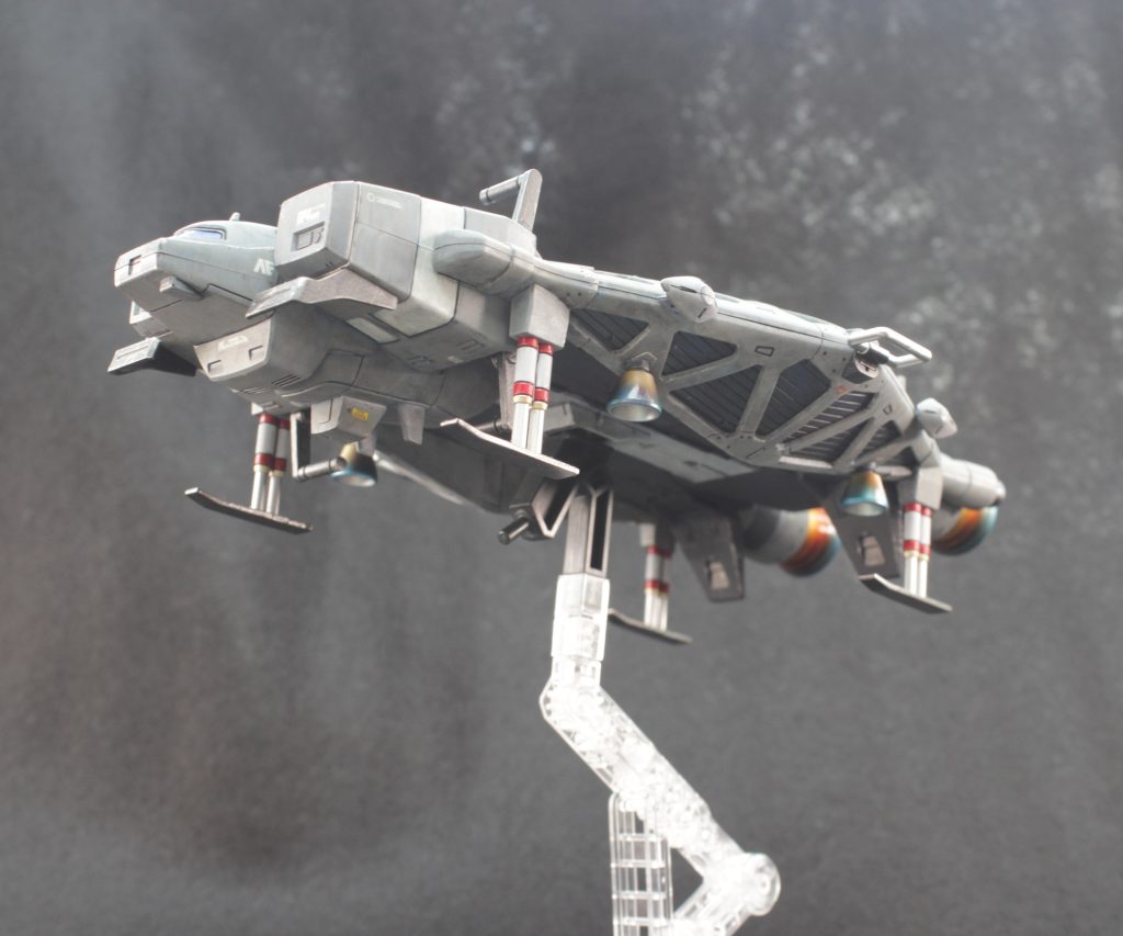 下から1枚。黒のサーフェイサーで下地塗装後に筆塗りしています。写真だと筆ムラが分かりにくいですね。