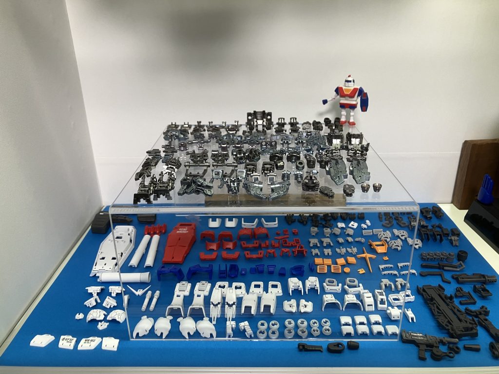 仮組すると気が済んでしまうのでパーツの状態で全てのパーツに塗装を施しました。