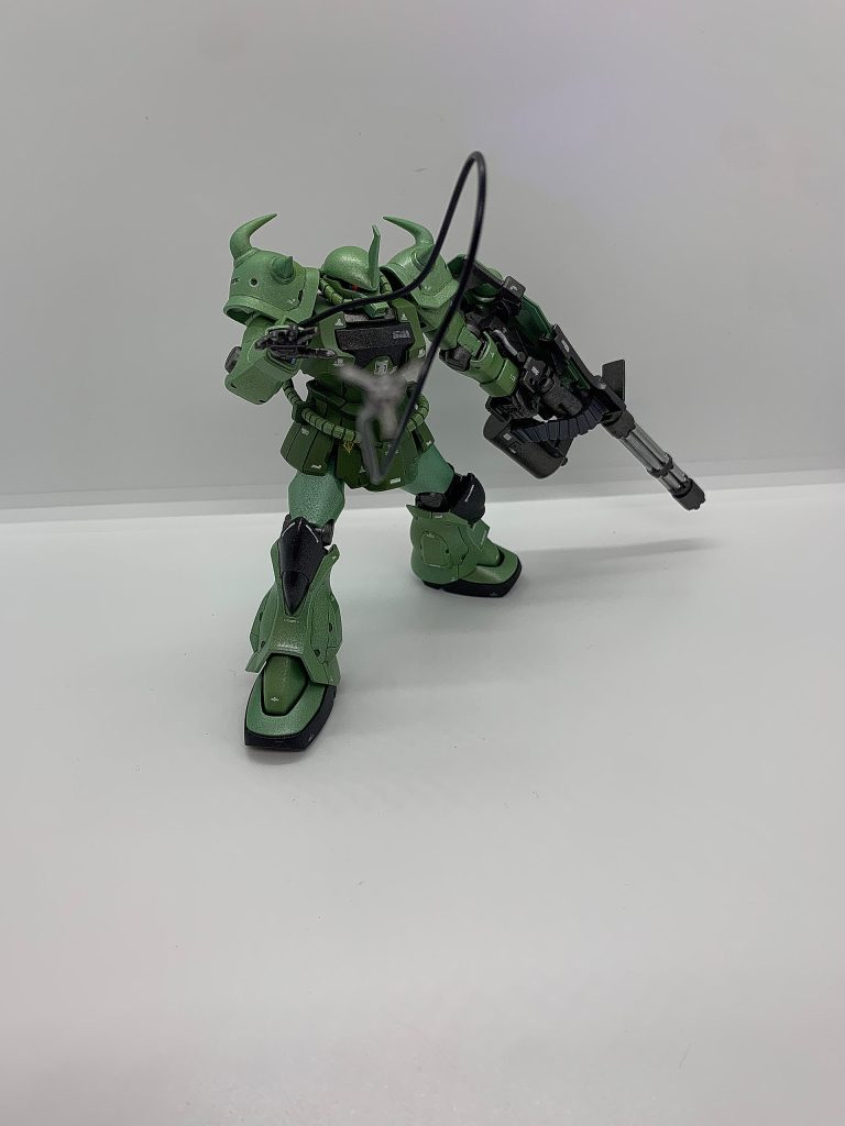 プロポーション変更は太もも2mm延長と頭部の形状変更です。太もも延長したので、外れやくなってしまいました。