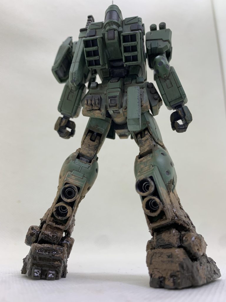 バーニアノズルは一体成型なので、切り離し、ジャンクパーツから漁って別ノズルを取り付けました。