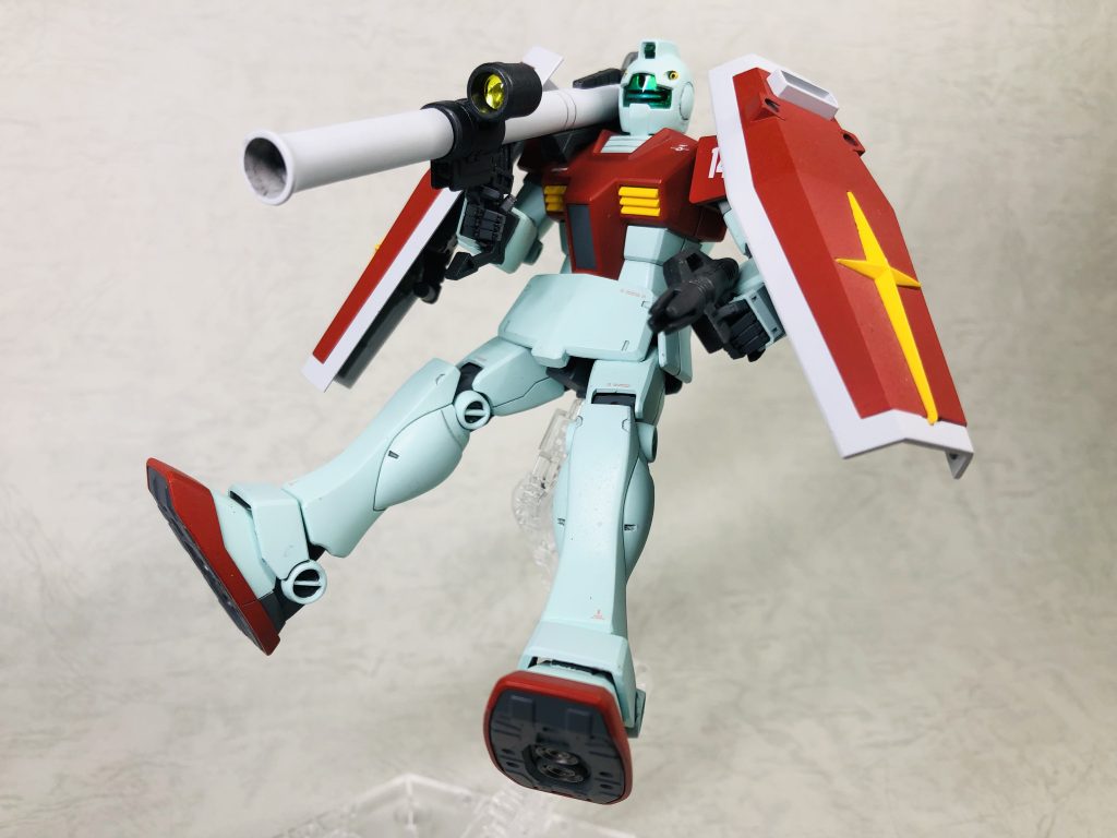 バズーカの照準器ラピーテープ貼って5mmのHアイズをはめ込み