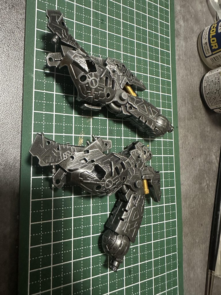 内部装甲は黒鉄色+ドライブラシでメタリック感出してます