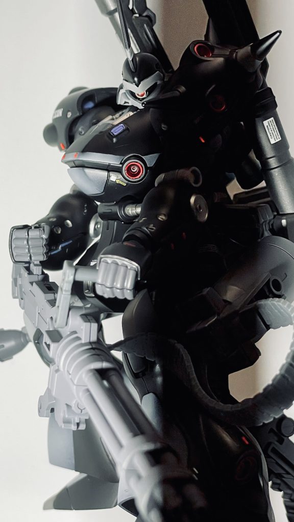 最後は30mmのカスタマイズウェポンのガドリングガンをお遊びで装備。ガドリングガンはこれから塗装なのですがケンプファーに持たせても似合いそうですね。