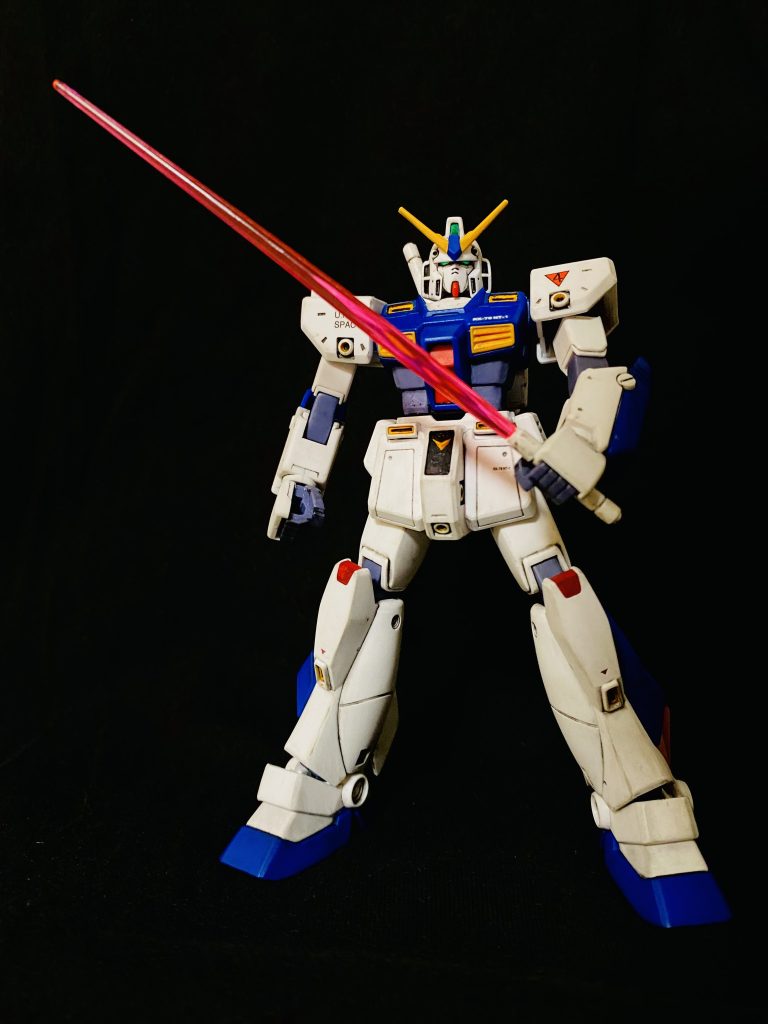 ザクⅡ改と対峙してのサーベル抜刀