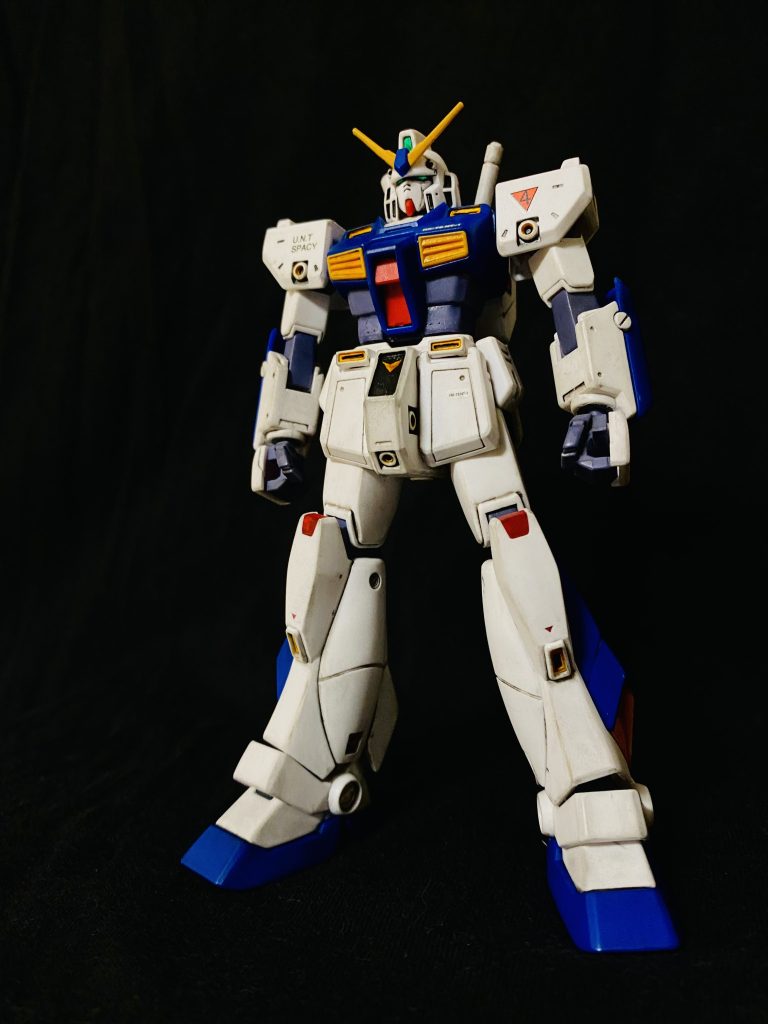 アレックス本体は、初めてランナープラ板とランナーパテで胴体の延長をしてみました。あとは部分的に合わせ目を消しています。技術不足でガタガタなので、アップ注意です笑