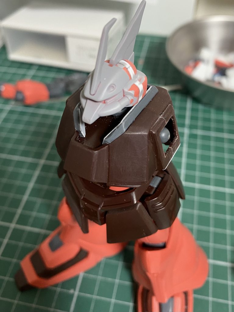 頭と首元少しブサイクにしたかったのと姿勢が良すぎると思ったので頭を前に出しました。